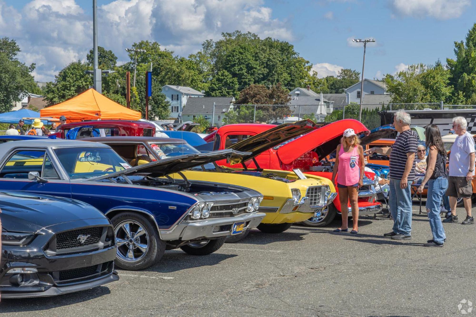 Welcome To Hat City Danbury, A Suburban Retreat Bagian luar foto