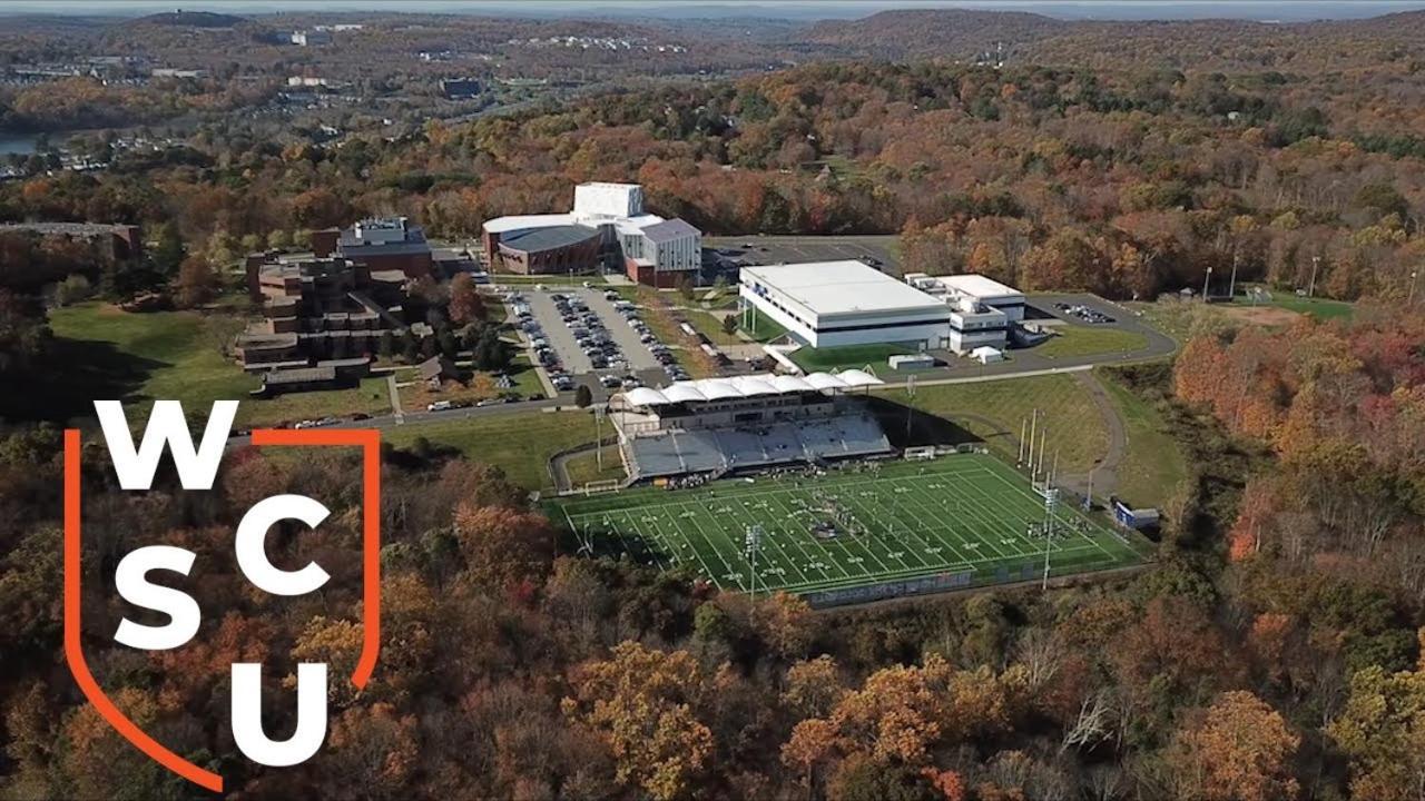 Welcome To Hat City Danbury, A Suburban Retreat Bagian luar foto