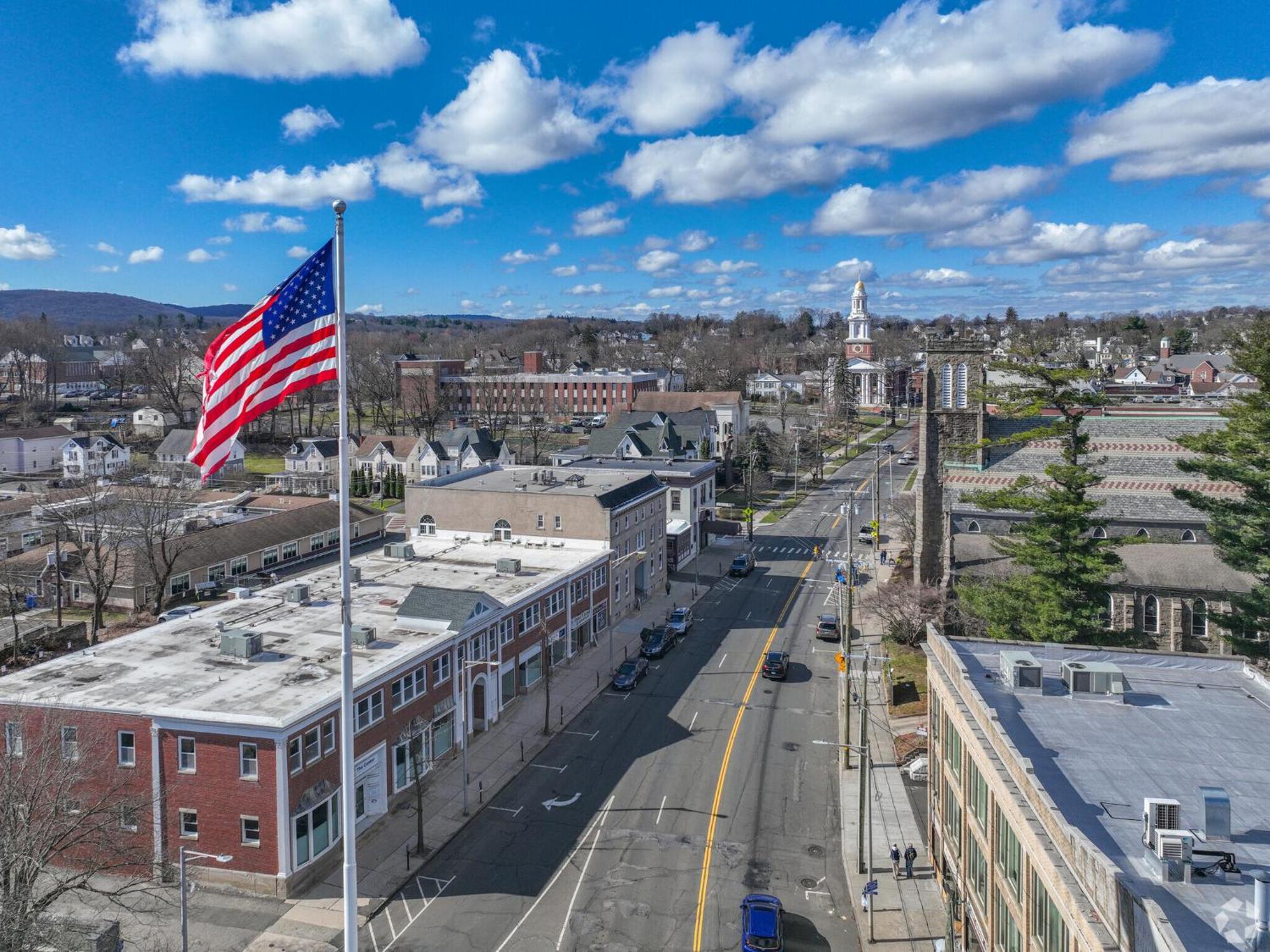 Welcome To Hat City Danbury, A Suburban Retreat Bagian luar foto