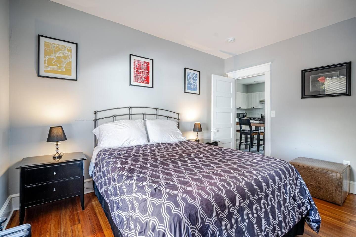 Welcome To Hat City Danbury, A Suburban Retreat Bagian luar foto