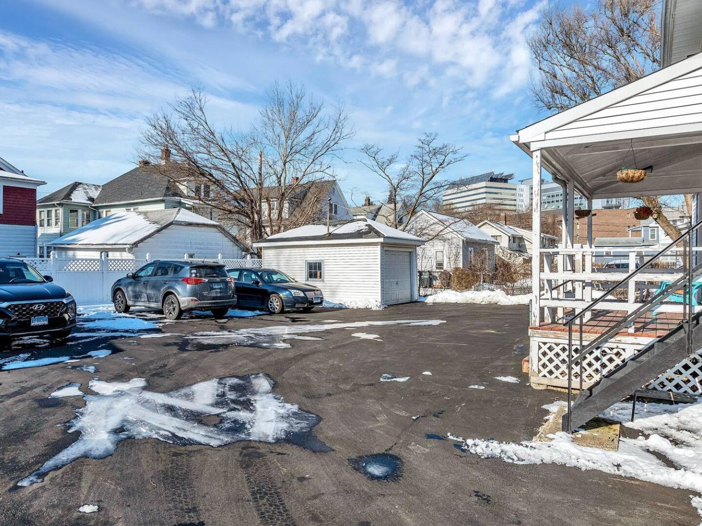 Welcome To Hat City Danbury, A Suburban Retreat Bagian luar foto