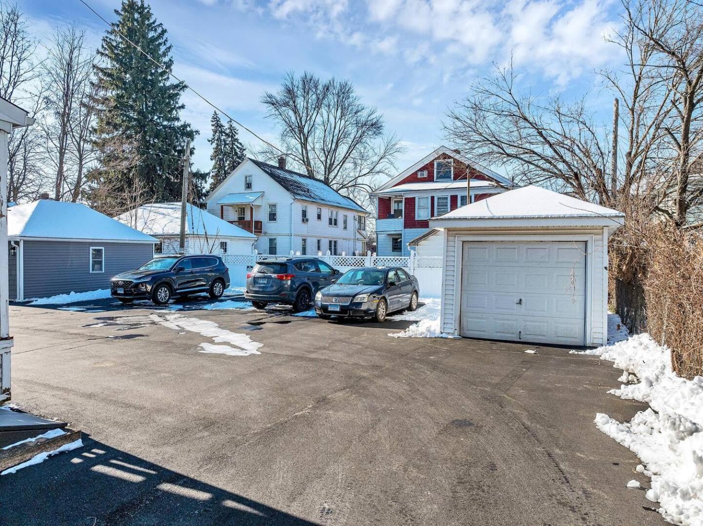 Welcome To Hat City Danbury, A Suburban Retreat Bagian luar foto