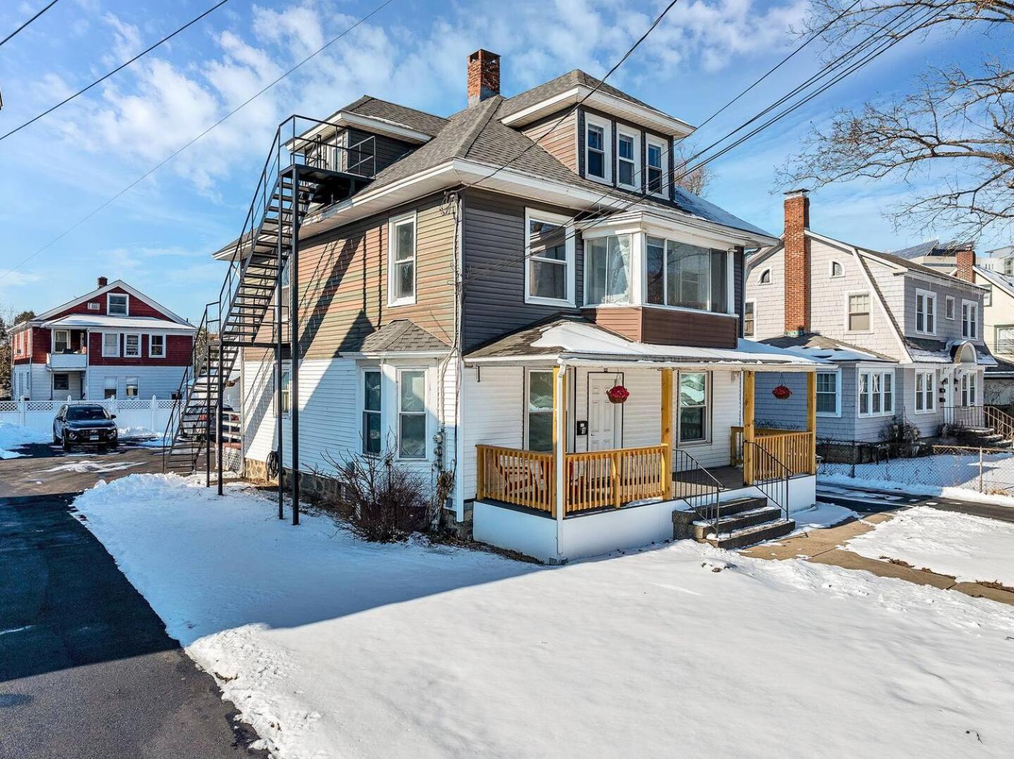 Welcome To Hat City Danbury, A Suburban Retreat Bagian luar foto