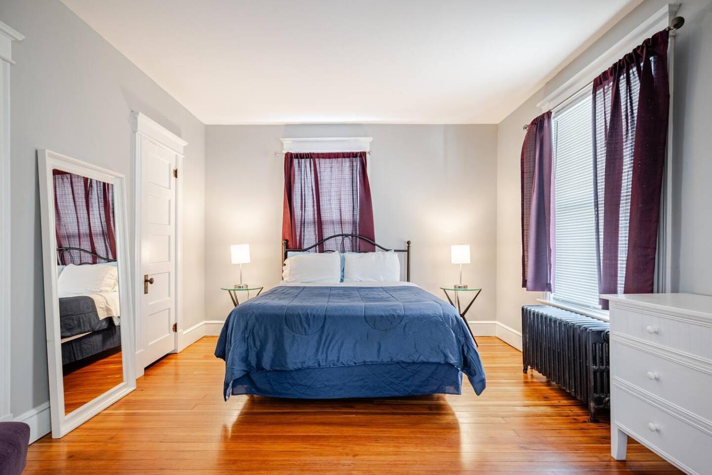 Welcome To Hat City Danbury, A Suburban Retreat Bagian luar foto