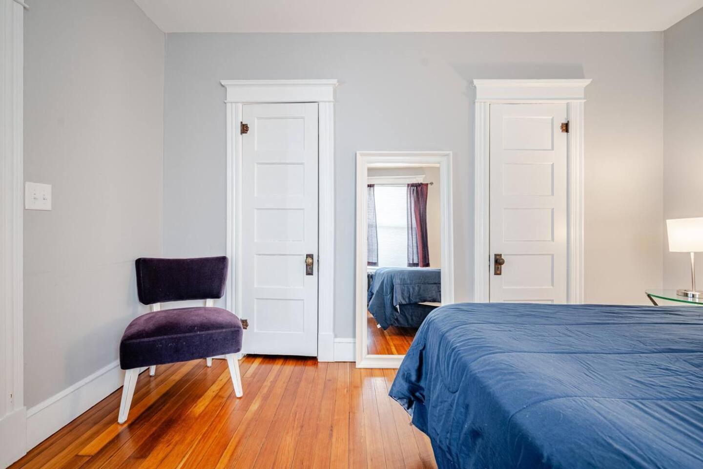 Welcome To Hat City Danbury, A Suburban Retreat Bagian luar foto